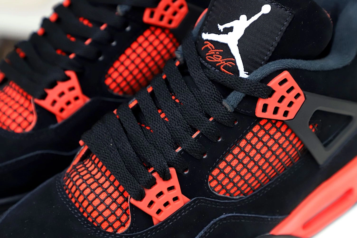 RETRO THUNDER' AIR JORDAN 4 'RED 1224
